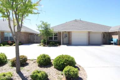 Main picture of 5205 Graceland Dr