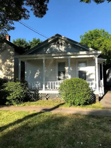Main picture of 942 Highland St