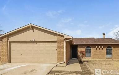 Main picture of 4220 Yellowleaf Dr