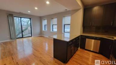 Main picture of 4759 N Maplewood Ave