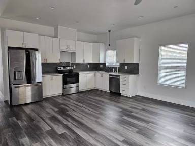 Main picture of 536 S 37th St