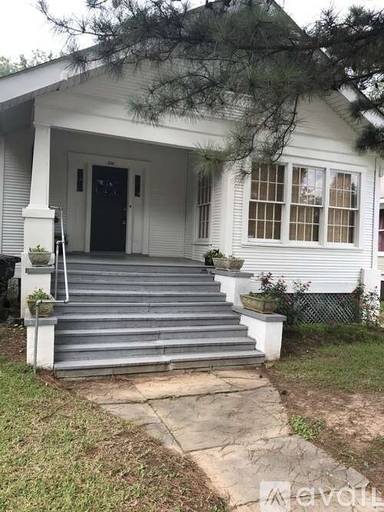 Main picture of 336 Dalzell St