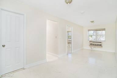 Main picture of 528 E Fordham Rd