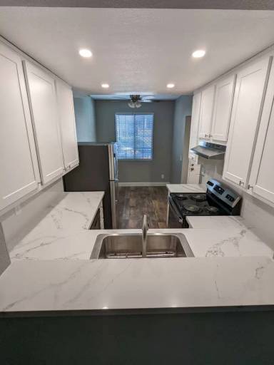 Main picture of 2411 Mission Ave