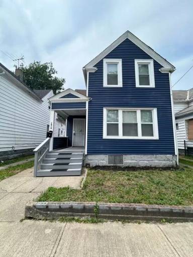 Main picture of 1018 E 72nd St