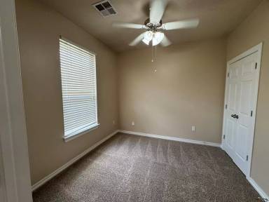 Main picture of 2609 NE 129th St