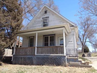 Main picture of 2736 S 8th St