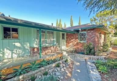 Main picture of 10415 Glory Ave