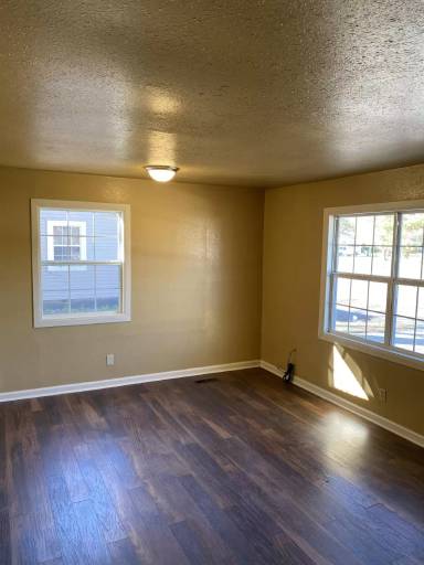 Main picture of 19 E Richard Dr