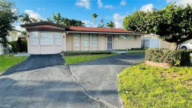 Main picture of 6613 Evergreen Dr