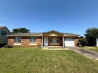 Main picture of 147 Brocton Dr