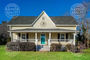 Main picture of 122 W Persimmon St