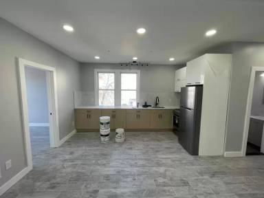 Main picture of 281 Cator Ave