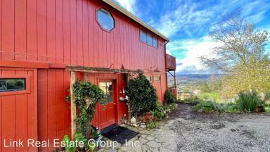 Main picture of 1652 Harmony Way