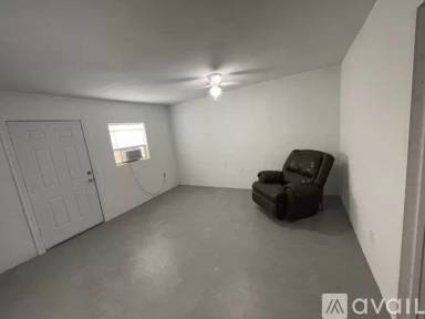 Main picture of 1204 S Bartlett Ave
