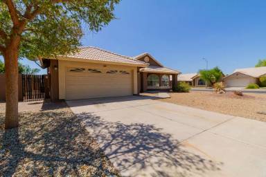 Main picture of 7655 W Sunnyside Dr