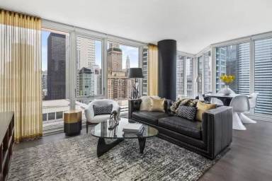 Main picture of 29 W Lake St