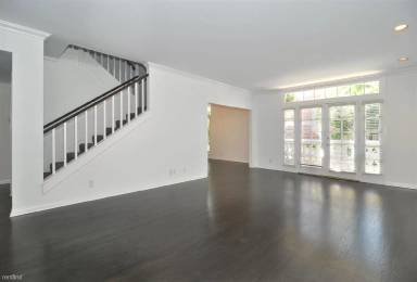Main picture of 420 S Spalding Dr