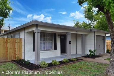 Main picture of 303 E Brazos St