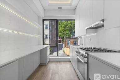 Main picture of 1578 Beacon St