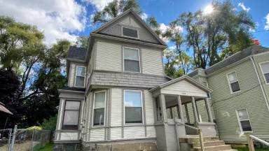 Main picture of 1054 Lafayette Ave SE