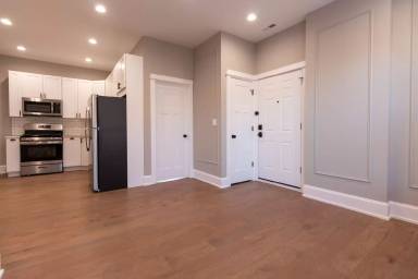 Main picture of 3256 N Monticello Ave