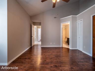 Main picture of 944 Bakewell Ct