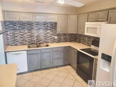 Main picture of 9481 Southampton Pl