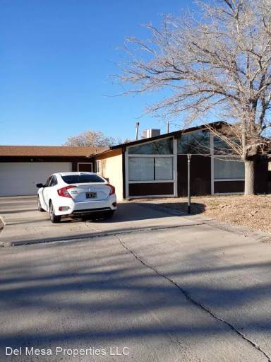 Main picture of 1405 33rd Cir SE