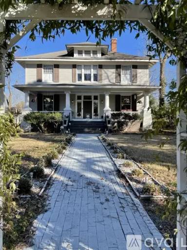 Main picture of 835 S Williams St