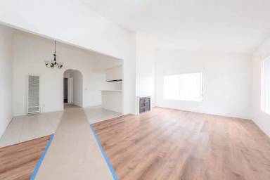 Main picture of 13912 Cherry St
