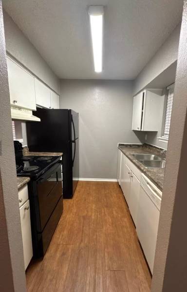 Main picture of 2114 E Marshall Ave