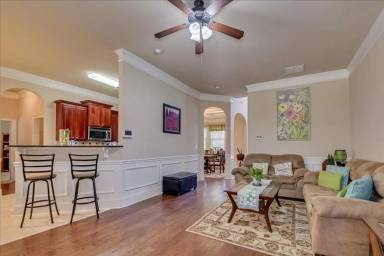 Main picture of 524 Ernestine Fls