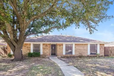 Main picture of 1510 Wood Creek Dr