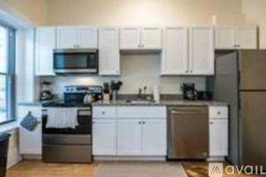 Main picture of 1463 Beacon St