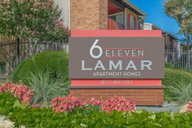 Main picture of 601 E Lamar Blvd