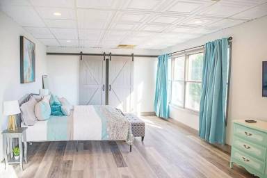 Main picture of 2500 Executive Park NW