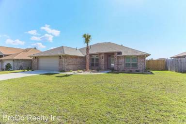 Main picture of 4825 Perspective Dr