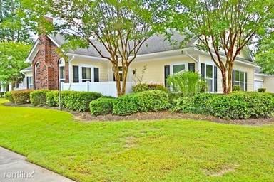 Main picture of The Villas at Charleston Park