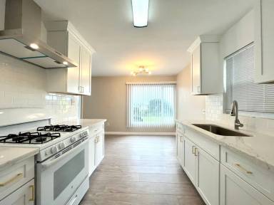 Main picture of 3631 Stephen M White Dr