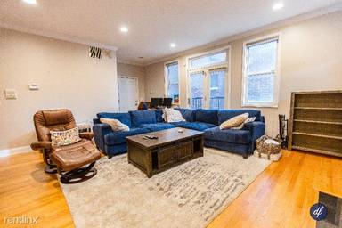 Main picture of 2449 W Logan Blvd