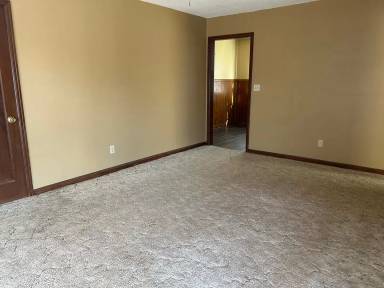 Main picture of 800 N Battin St