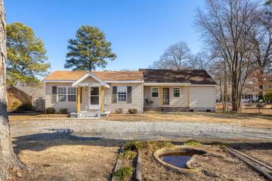 Main picture of 829 Canal Dr