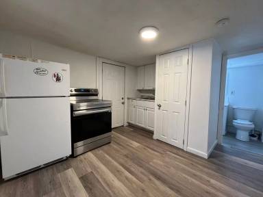 Main picture of 568 S Main St
