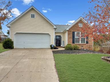 Main picture of 104 Coxton Mill Ct