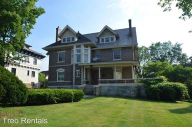 Main picture of 990 Dana Ave