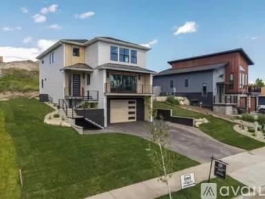 Main picture of 240 Kara Dr