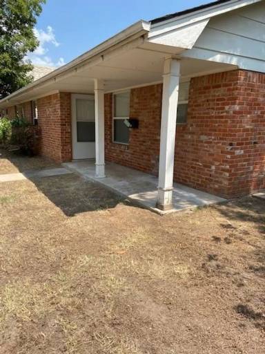 Main picture of 120 W 16th St