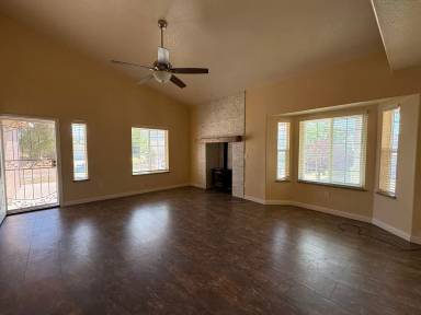 Main picture of 22260 Briarwood St