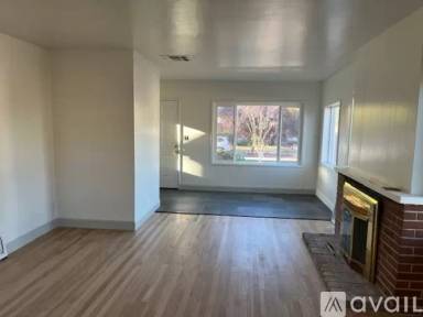 Main picture of 542 Thoma St